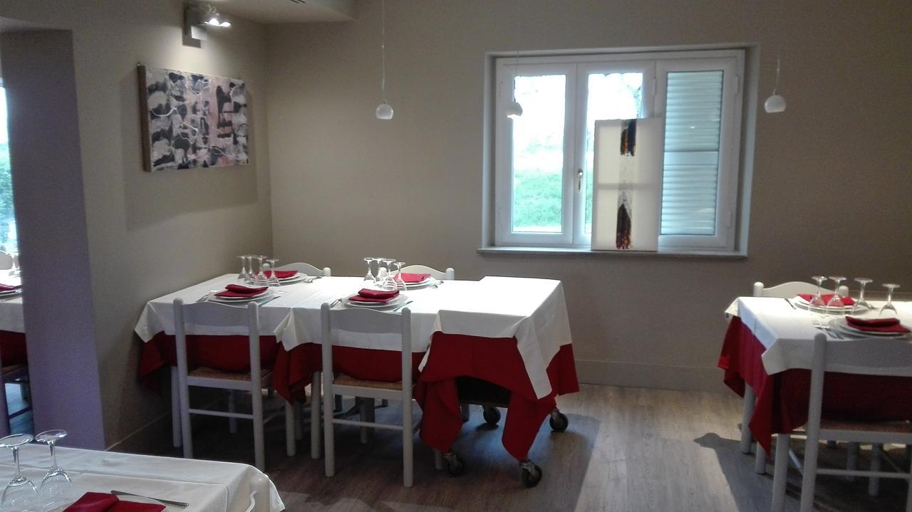 Hotel & Ristorante L'Angoletto In Selci Selci  المظهر الخارجي الصورة