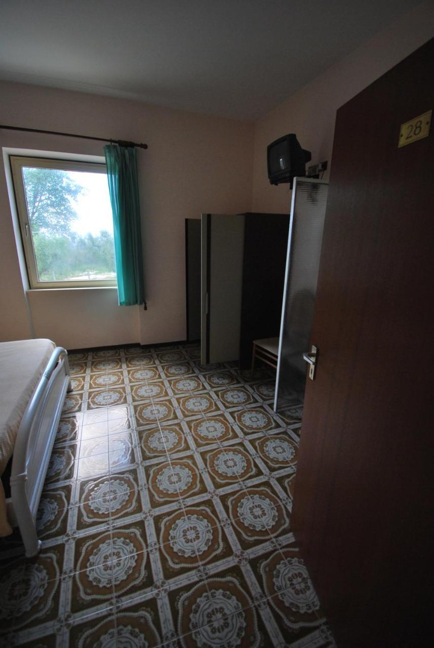 Hotel & Ristorante L'Angoletto In Selci Selci  المظهر الخارجي الصورة